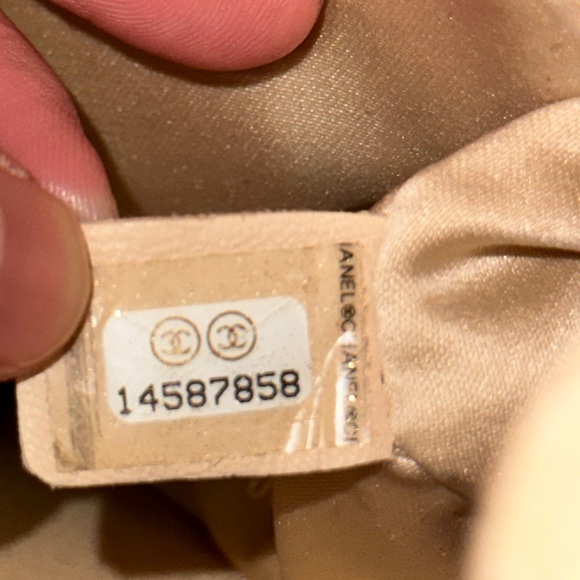 💎✨CHANEL✨💎 RARE GST beige caviar tote 🧿Authentic caviar leather discontinue - Picture 8 of 12